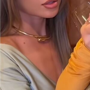 Unique gold choker